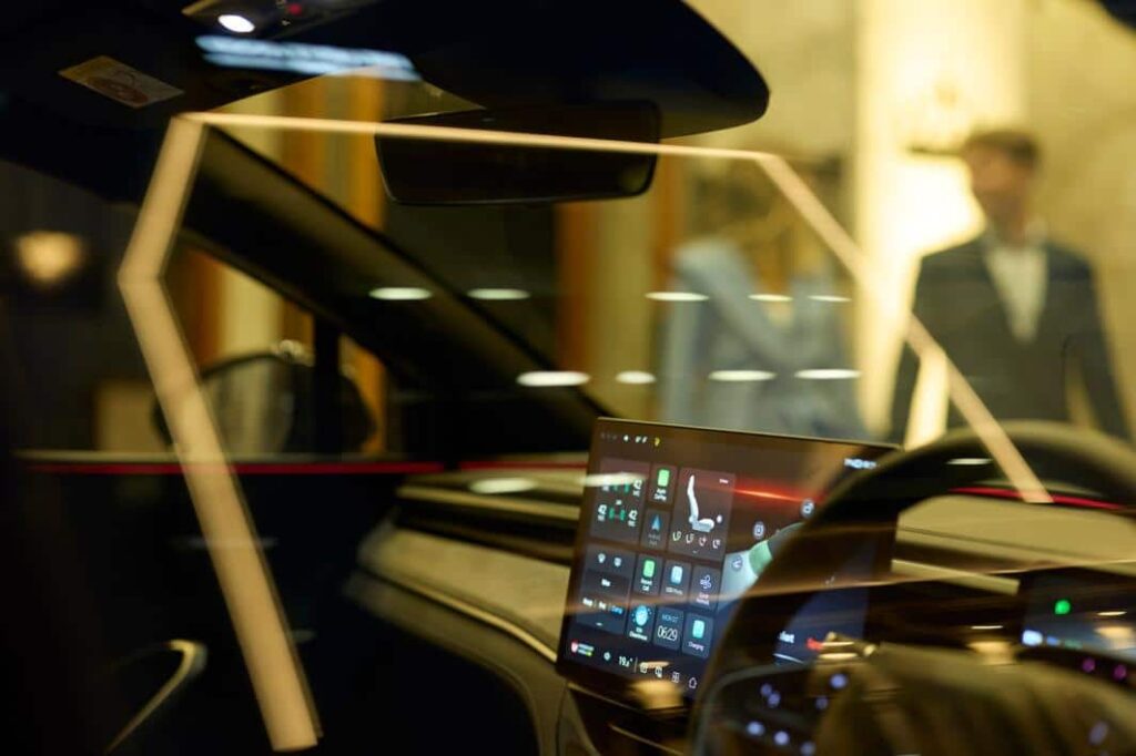 ASX VR e Interior Screen A ScaleWidthWzEwNjRd 1
